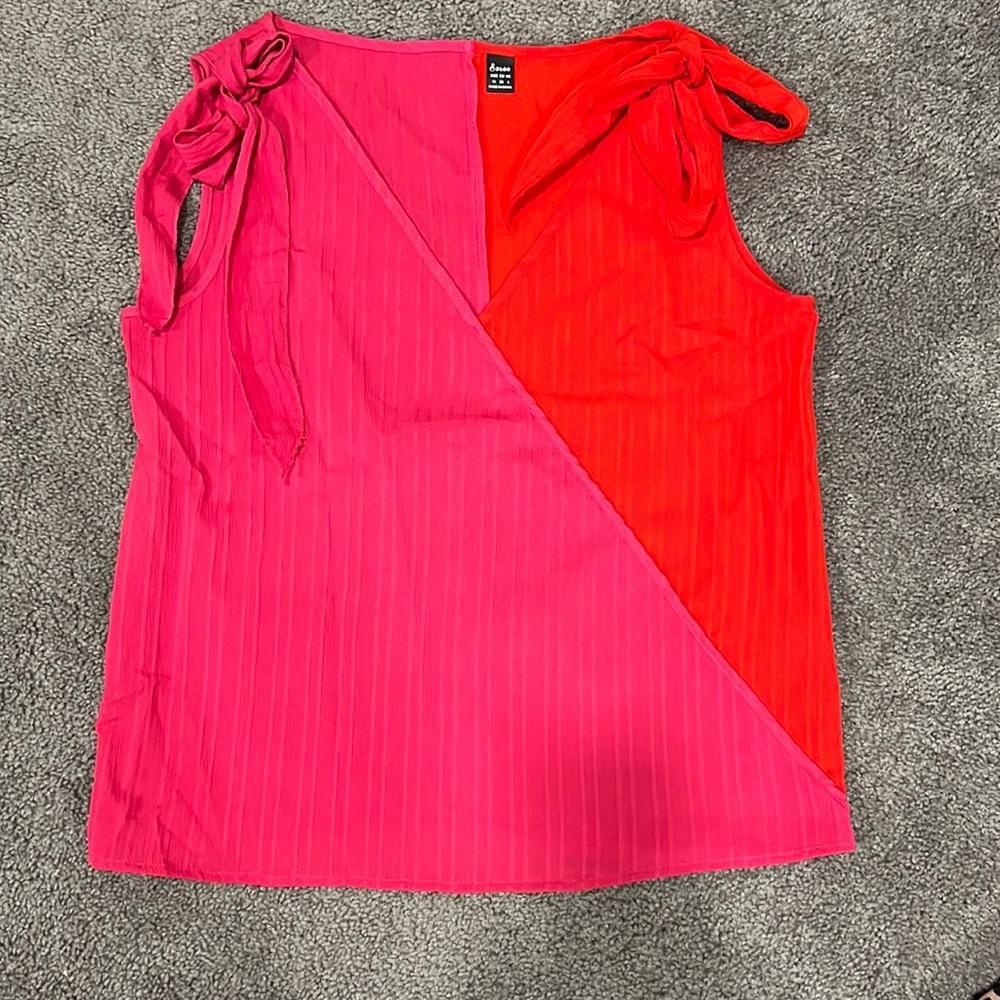 NWOT Two Colored Tank with Bow Details